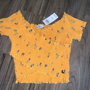 Super cute floral top!